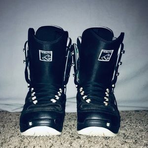 BURTON Tribute snowboarding boots